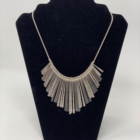 Saks Fifth Avenue Womens Silver Gray Necklace 62$